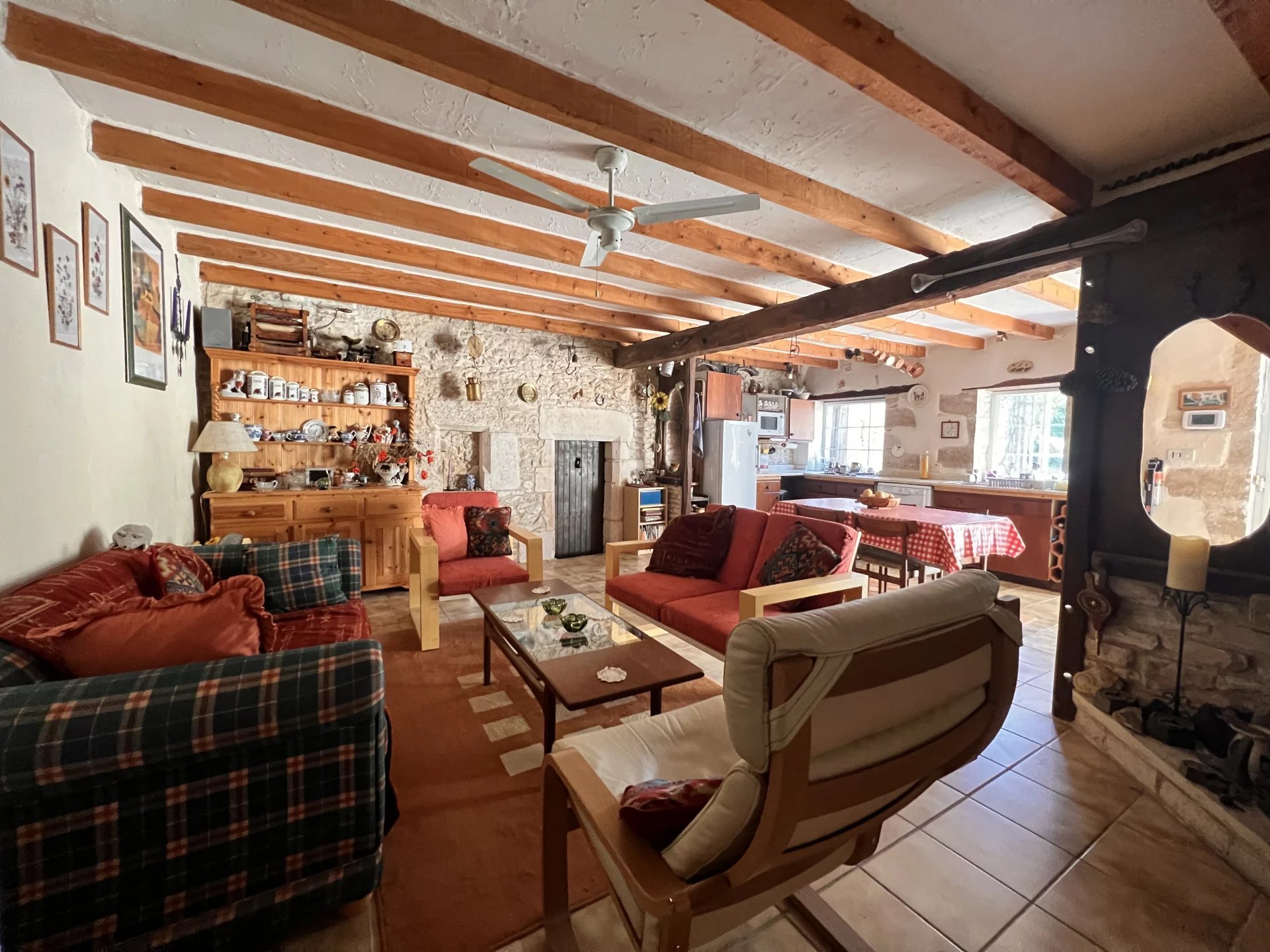 Stone property with potential to divide into 3 dwellings, Poitou-Charentes – France – BVI72128