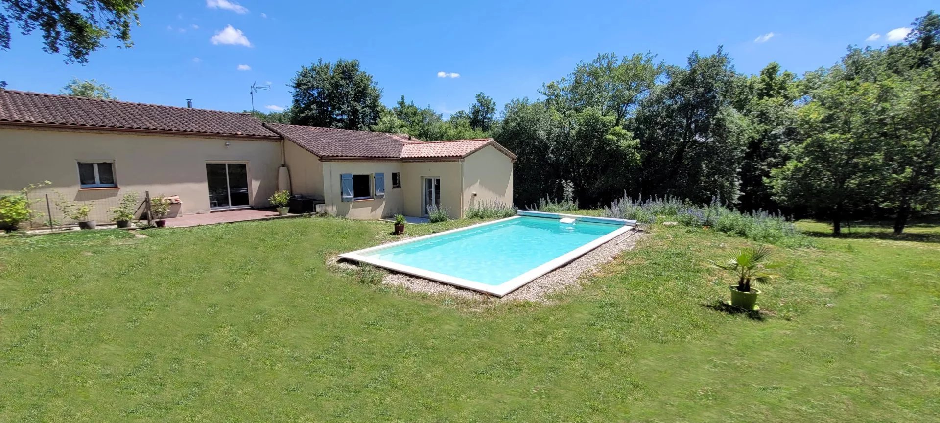 Contemporary 4-bed house with pool in the countryside, Midi-Pyrénées – France – BVI76007