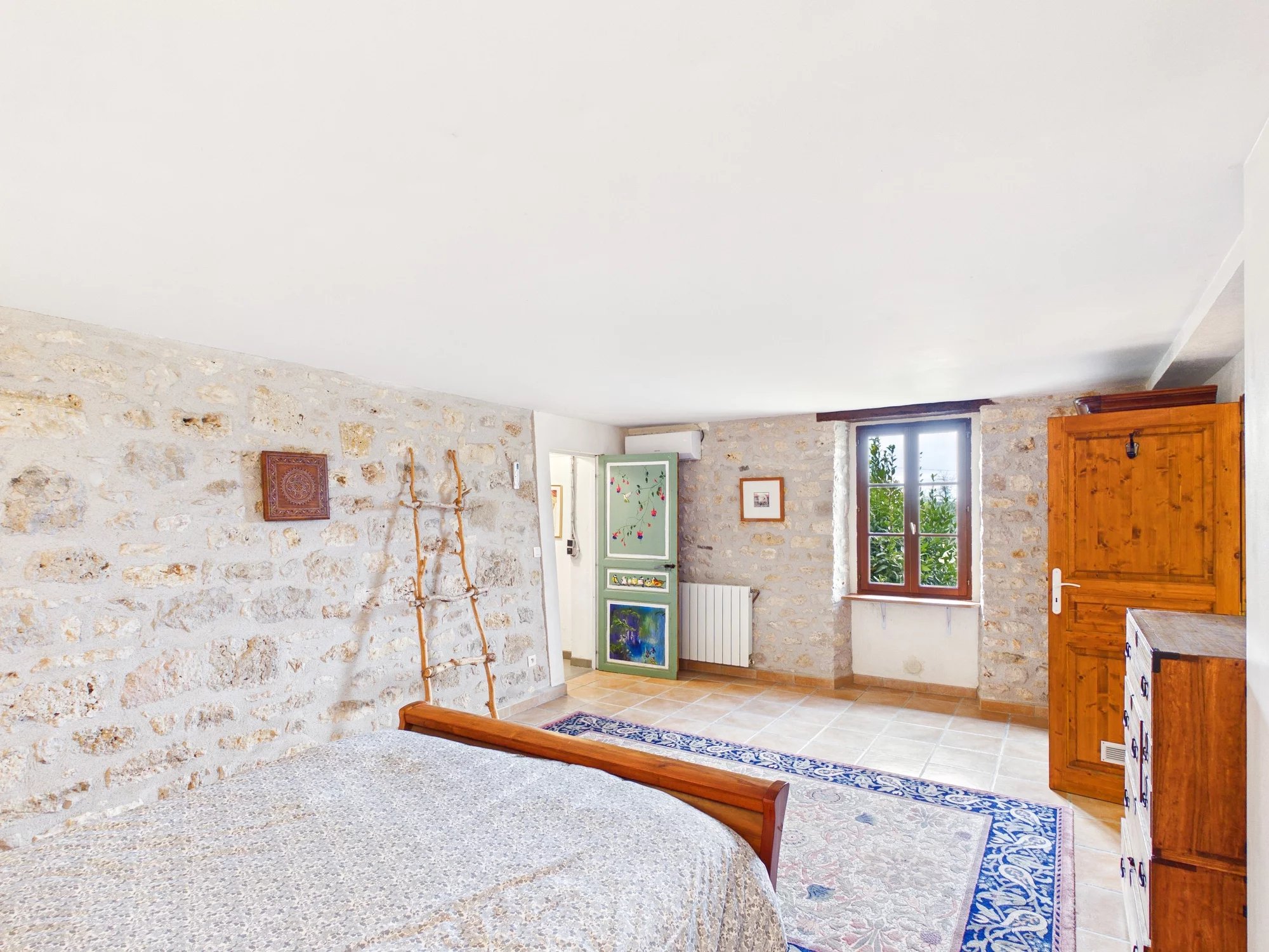 Charming 3-Bedroom Barn-Style Home with Pool and 1.3 Hectares of Land, Midi-Pyrénées – France – BVI84556