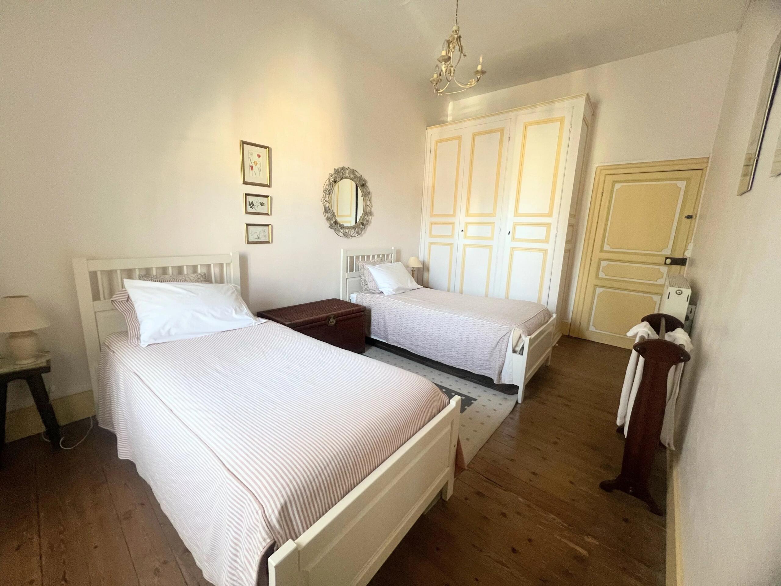 A Collection of Character Buildings with Principal Residence, Guest House and Mature Gardens, Midi-Pyrénées – France – BVI83459