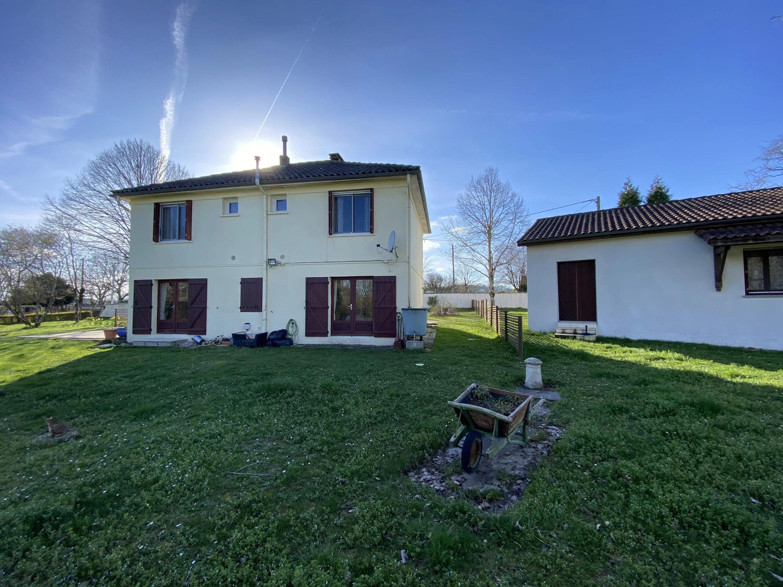 3 Bedroom house with 2 bedroom gite and country side views., Aquitaine – France – BVI71400