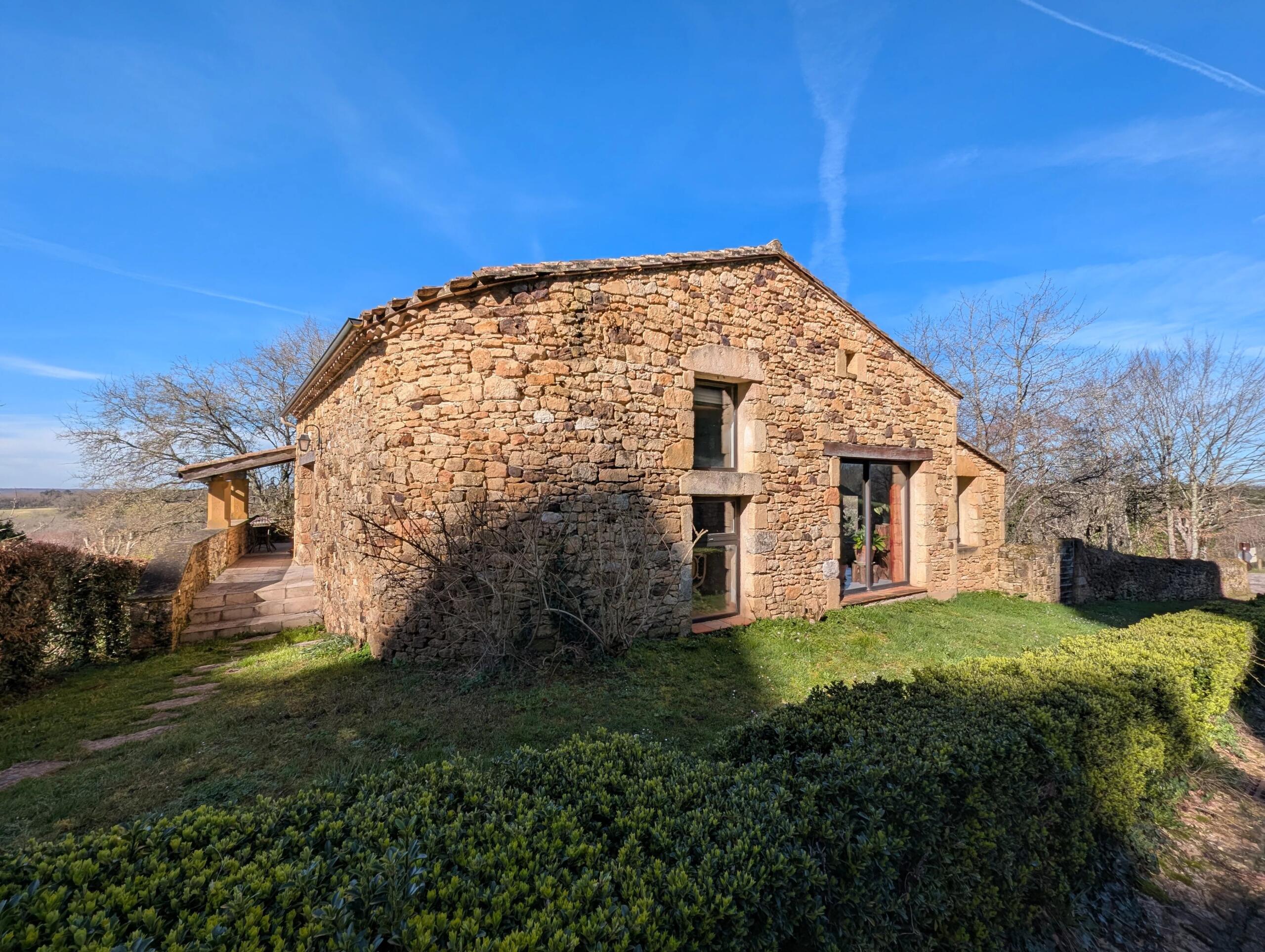 Charming village house with garden and stunning views, Aquitaine – France – BVI69888