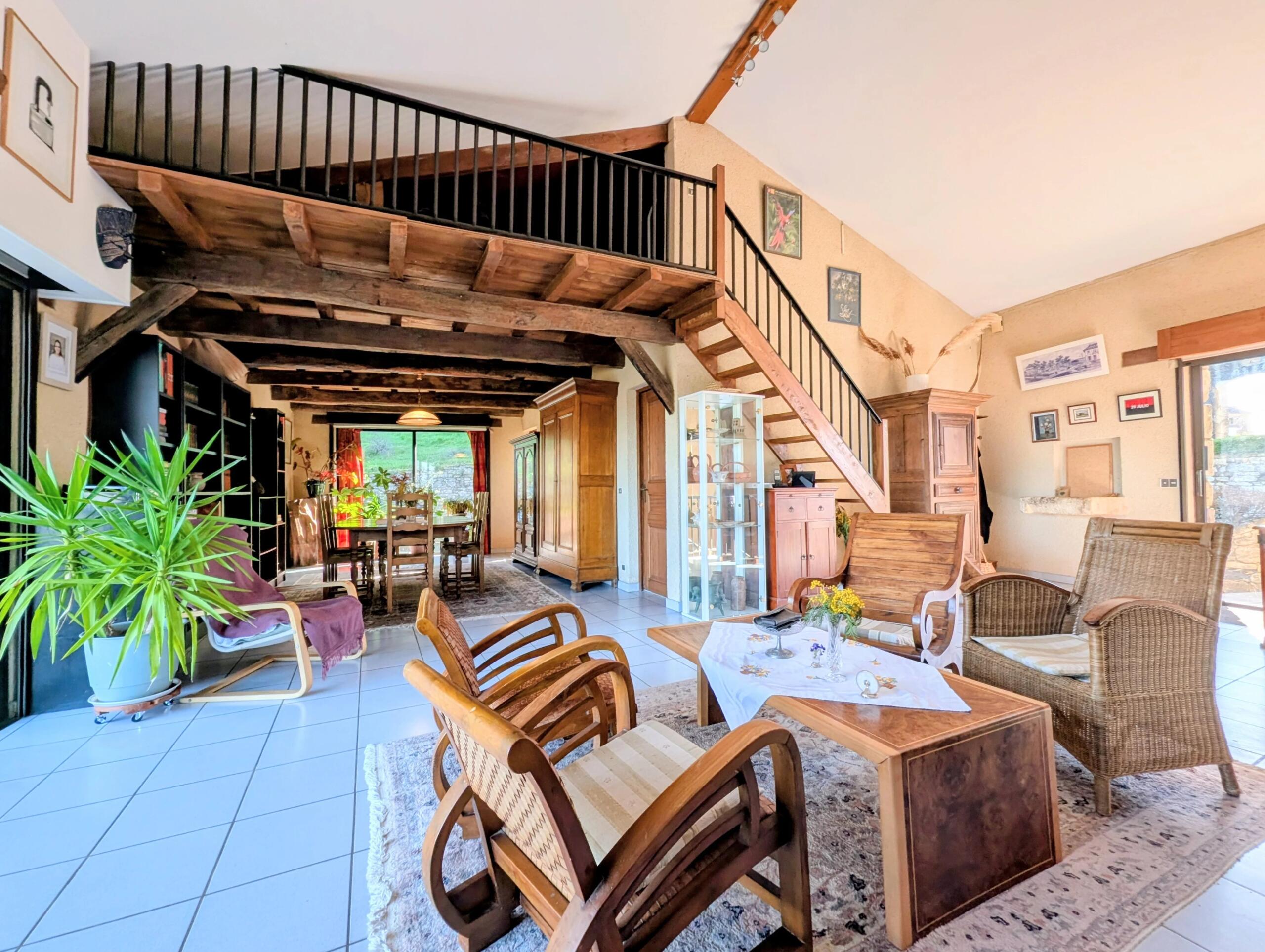 Charming village house with garden and stunning views, Aquitaine – France – BVI69888