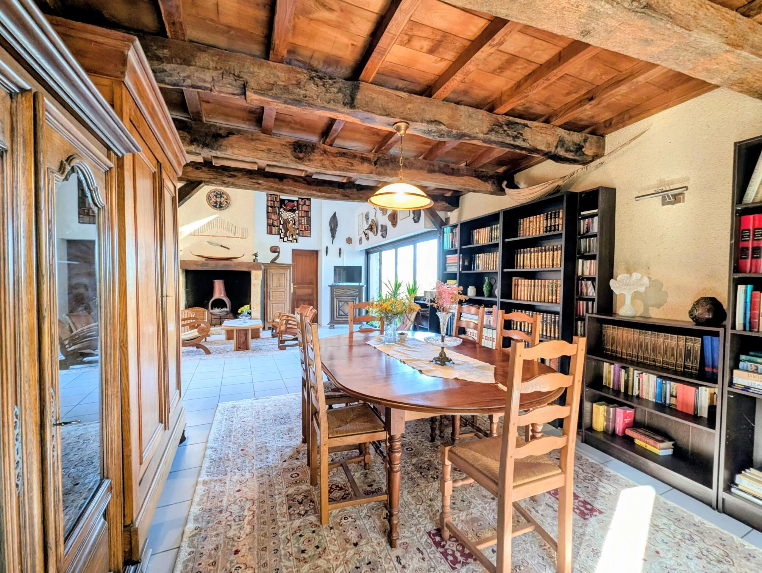 Charming village house with garden and stunning views, Aquitaine – France – BVI69888