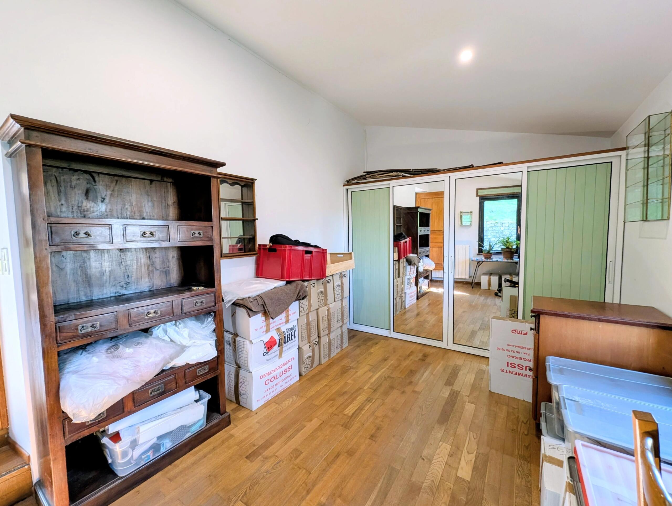 Charming village house with garden and stunning views, Aquitaine – France – BVI69888