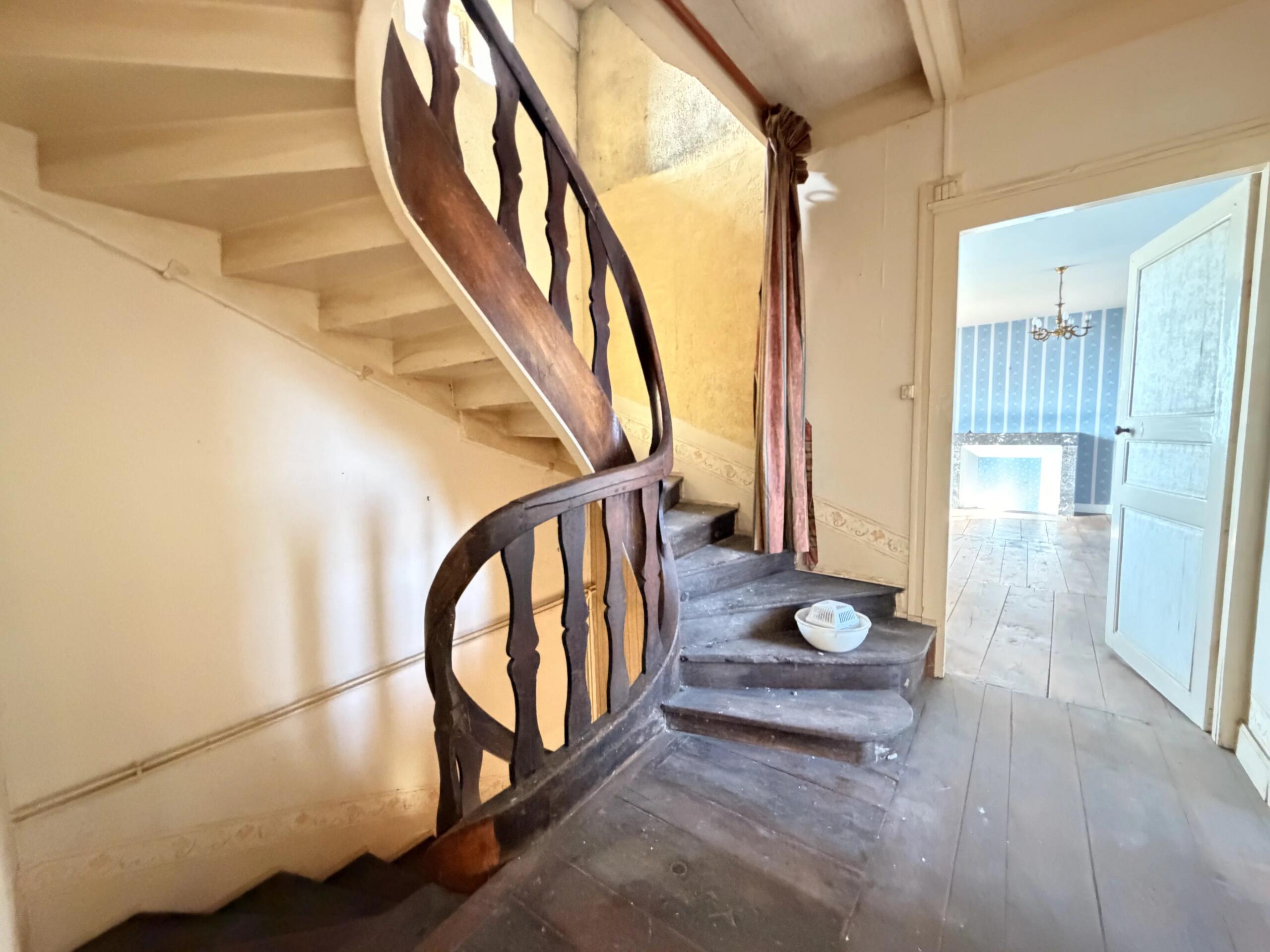 Old farmhouse with 3 bedrooms, barn, and outbuildings, great potential, Ruffec area, Poitou-Charentes – France – BVI84510