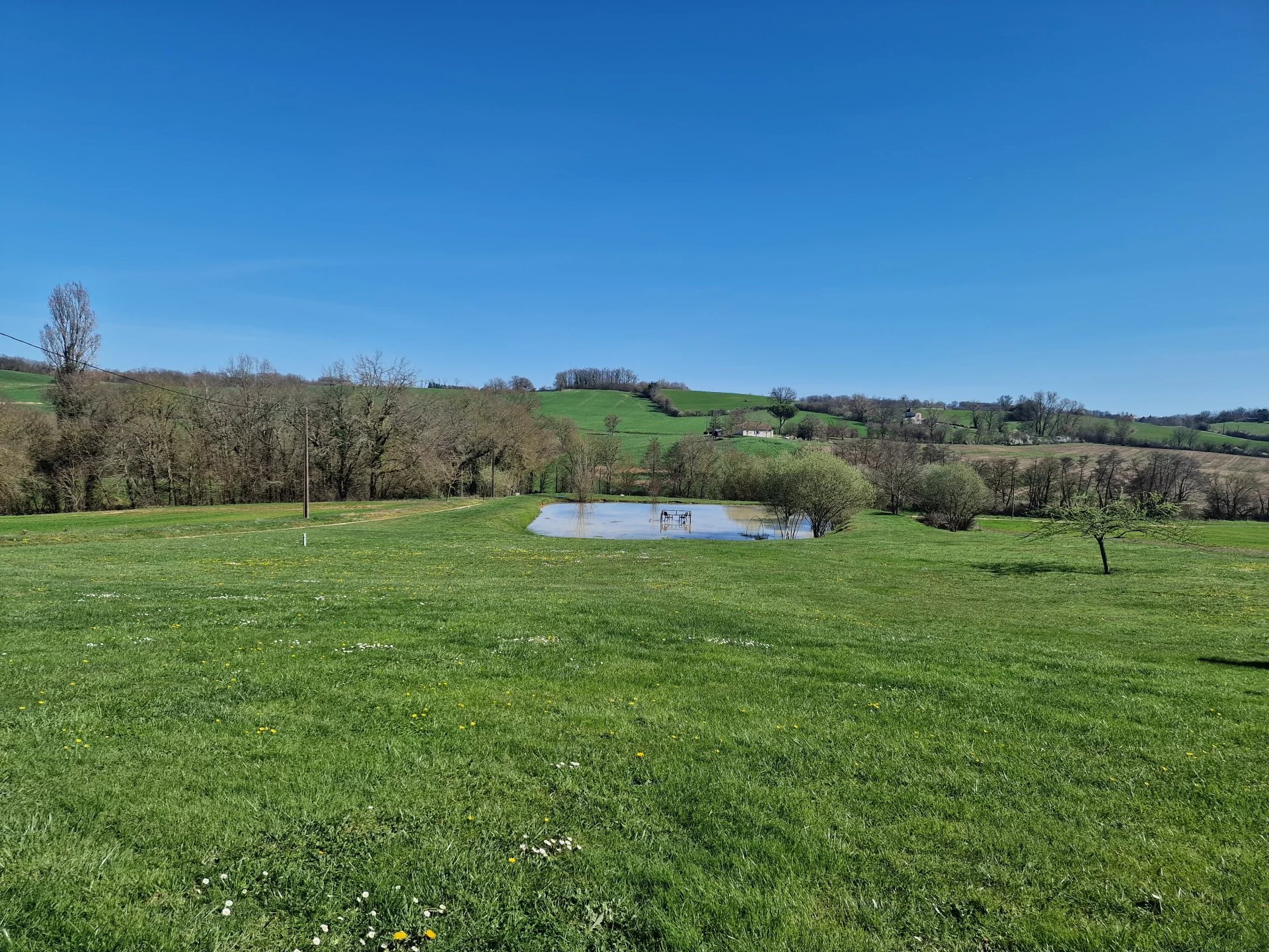 Atttractive property in prominant position with fabulous views and guest house, Aquitaine – France – BVI72308