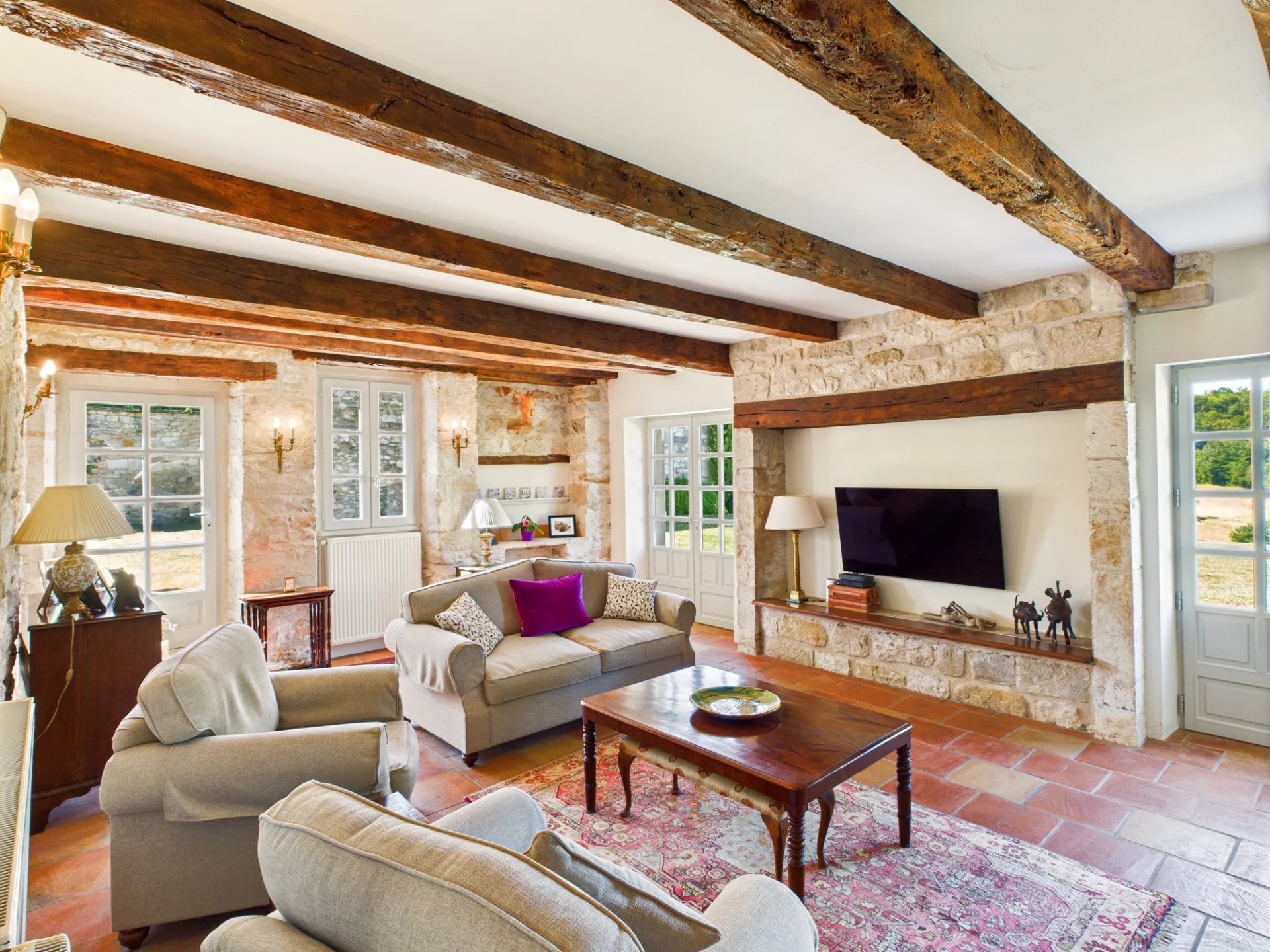 Charming Former Vigneron Estate with 33 Hectares, Panoramic Views, and Lake, Midi-Pyrénées – France – BVI81771