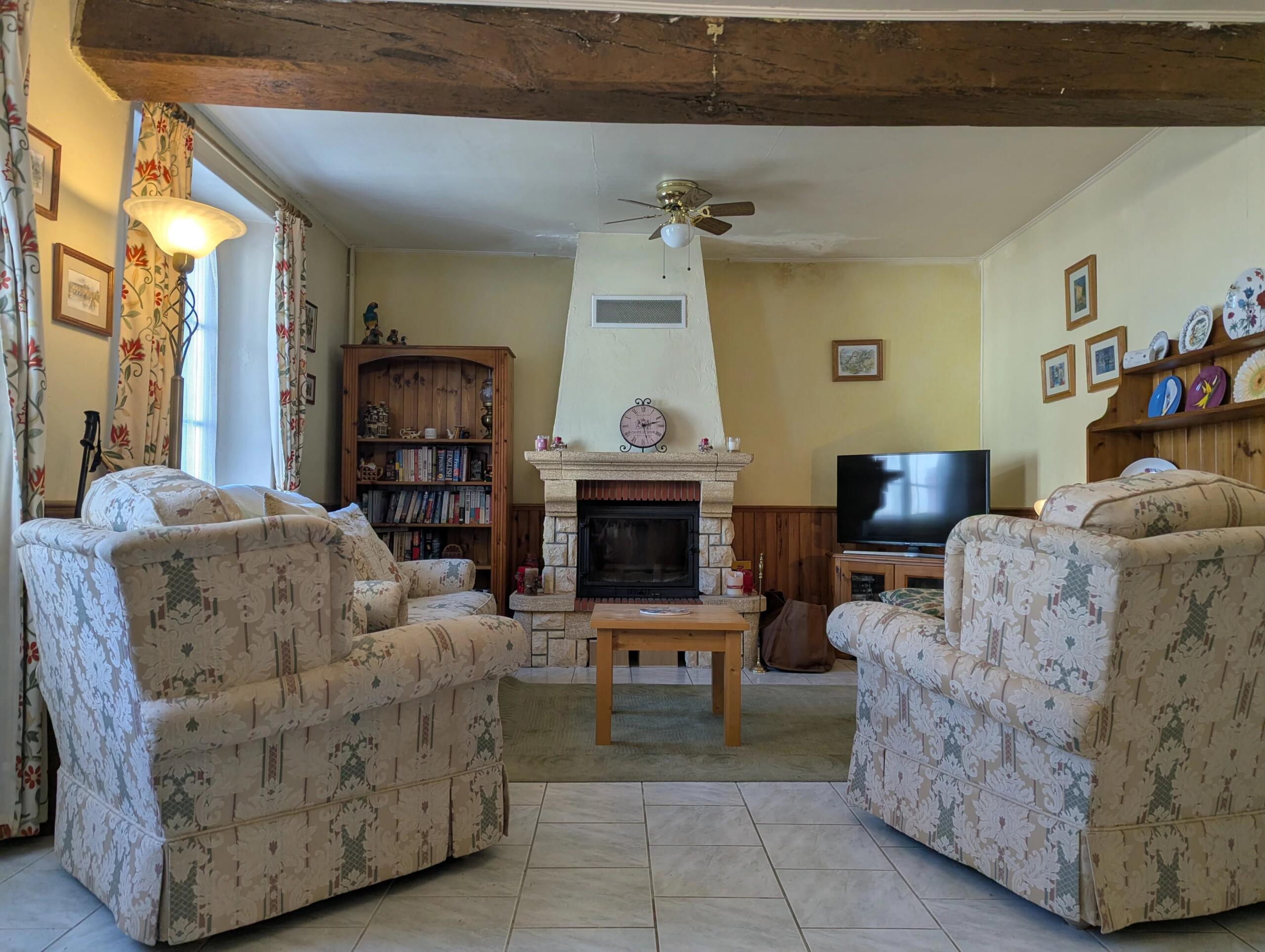 Beautiful, sunny three-bedroom village house located in Lignac (Indre), Centre – France – BVI84075