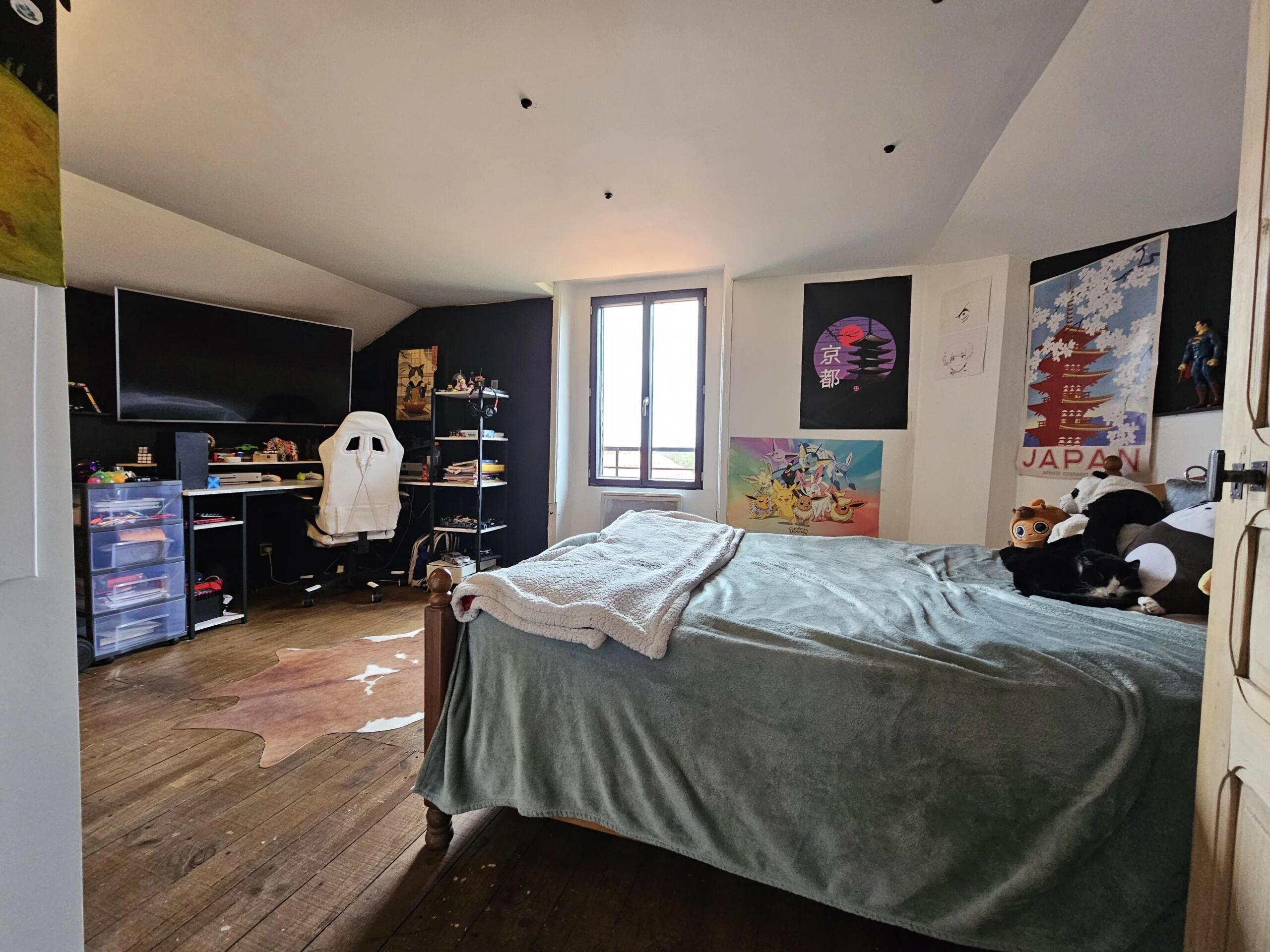 Views, Versatility and Village Convenience, Aquitaine – France – BVI84027