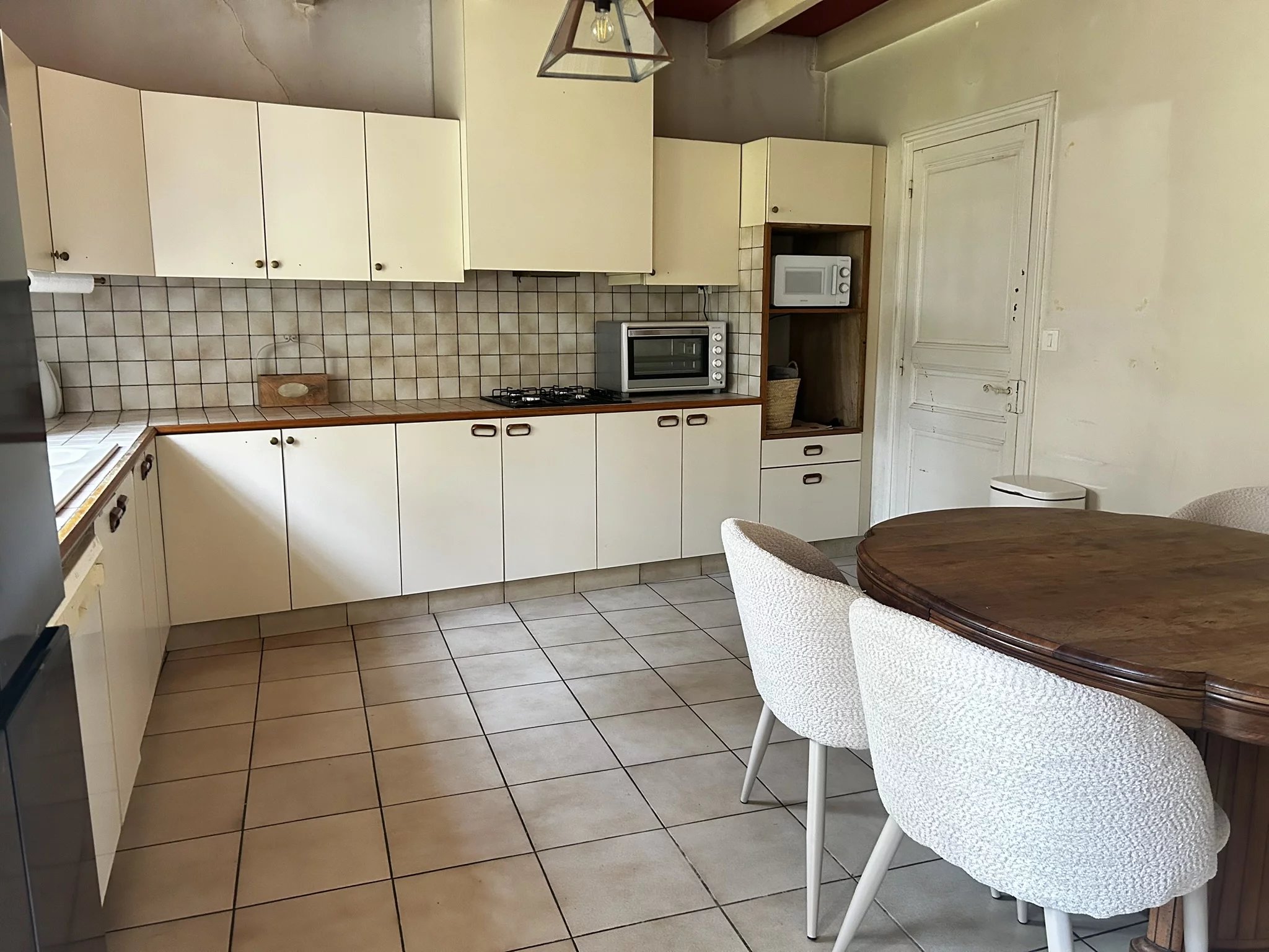 5 Bedroom townhouse with lovely garden, Poitou-Charentes – France – BVI84343