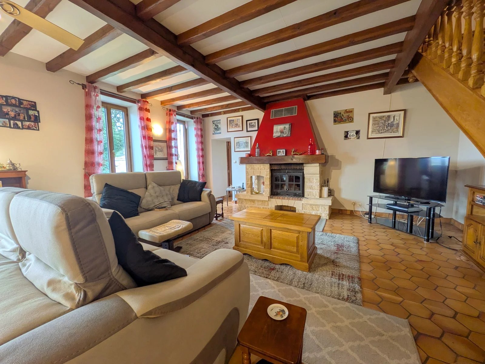 4-bed stone farmhouse with pool just 30 kms from the beach, Poitou-Charentes – France – BVI83033