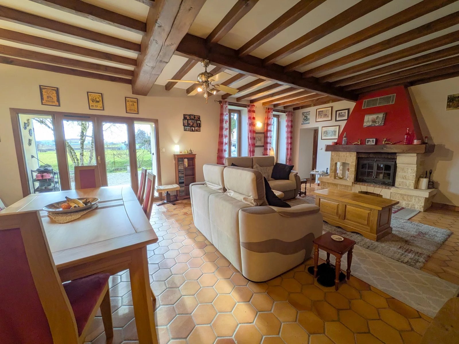 4-bed stone farmhouse with pool just 30 kms from the beach, Poitou-Charentes – France – BVI83033