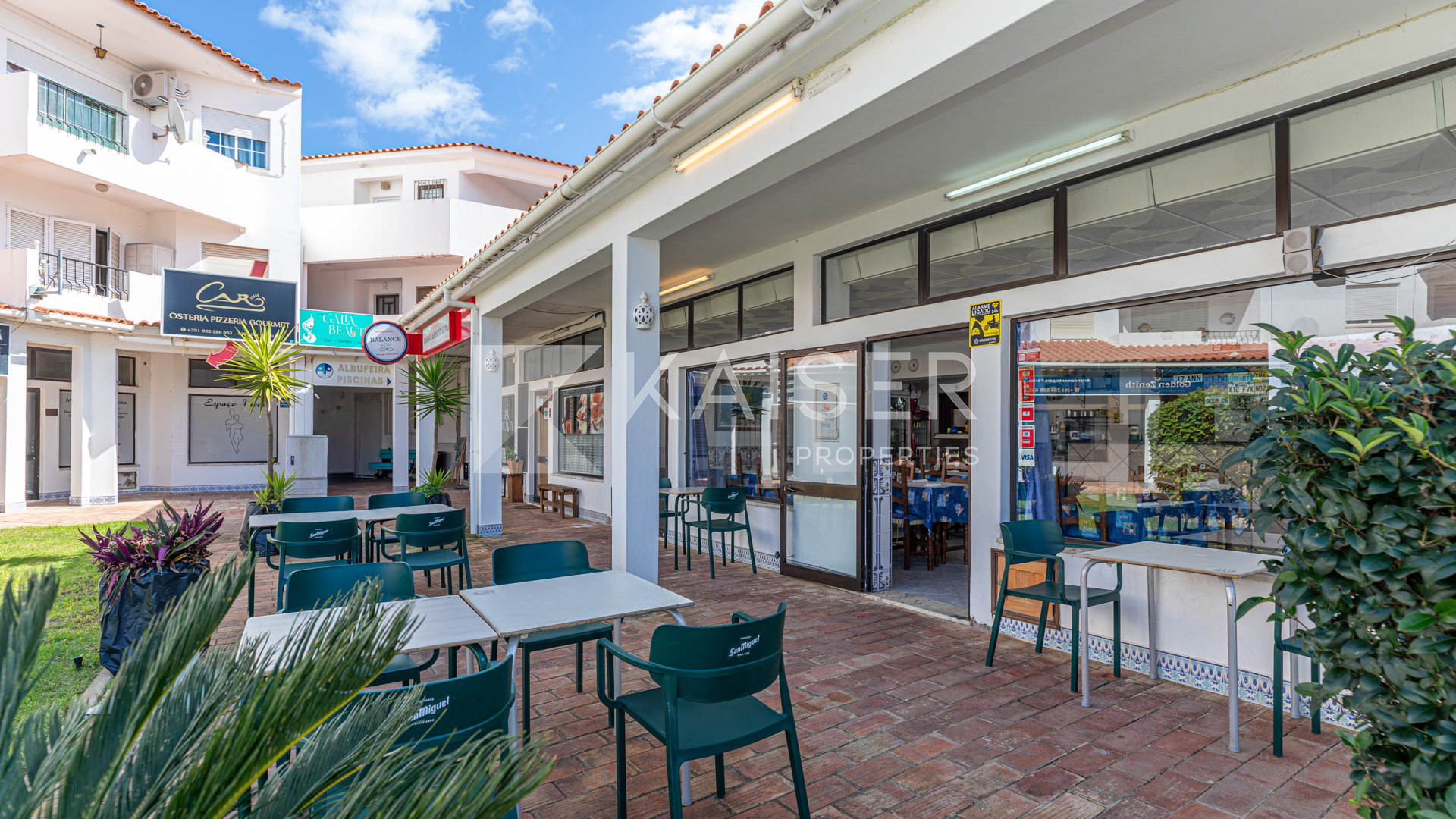 Commercial house in Albufeira, Portugal – KP1326