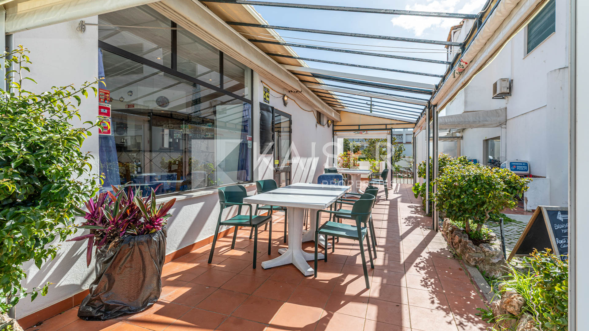 Commercial house in Albufeira, Portugal – KP1326