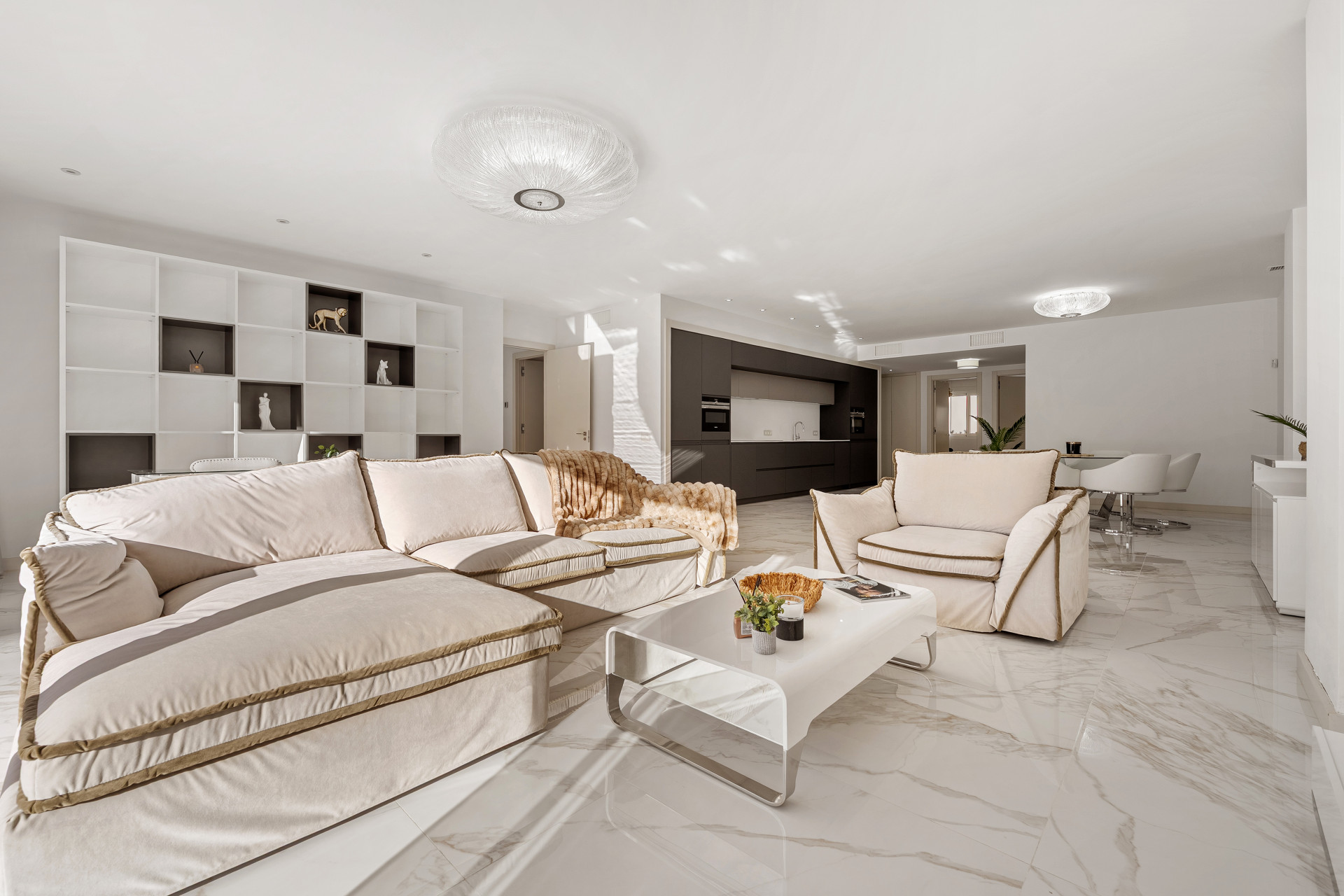 3 bedroom Apartment in Marbella, Malaga, Spain – 428-05281P