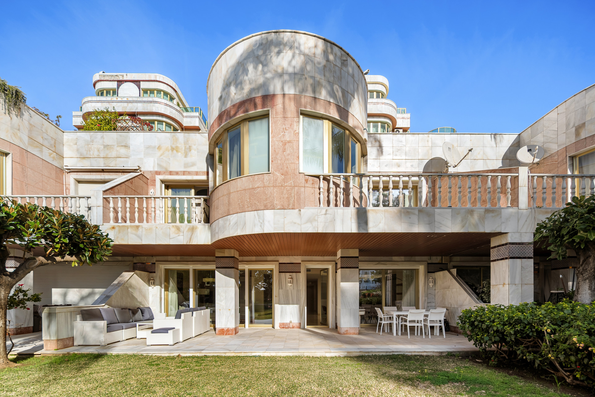 6 bedroom Apartment in Marbella, Malaga, Spain – 428-05282P