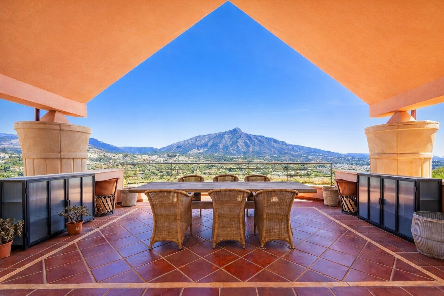 5 bedroom Duplex Penthouse in Marbella, Malaga, Spain – 428-05283P