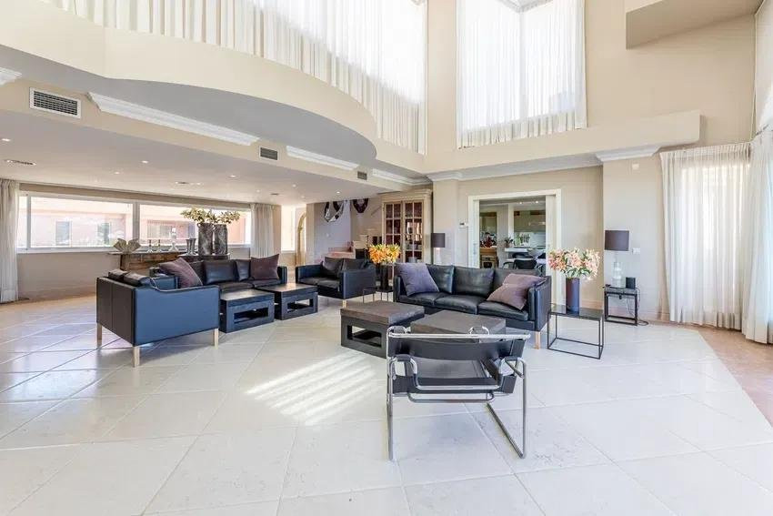 5 bedroom Duplex Penthouse in Marbella, Malaga, Spain – 428-05283P