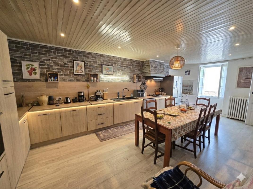 4 bedroom propriete in Varaize, Charente-Maritime, France