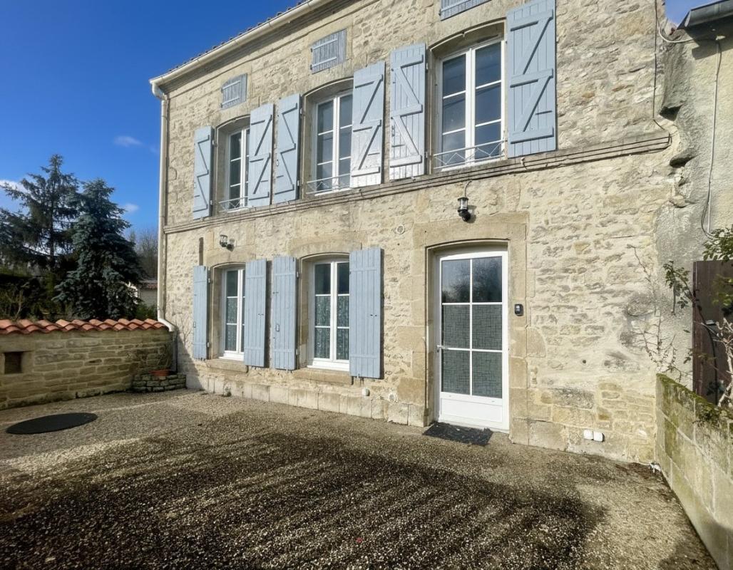 2 bedroom maison in Nuaille Sur Boutonne, Charente-Maritime, France