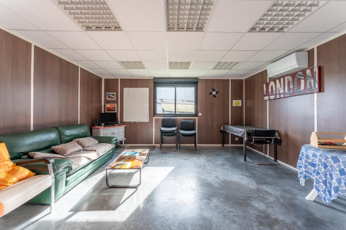 bureau in Andernos Les Bains, Gironde, France