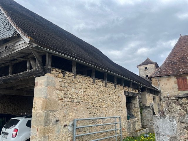 maison a renover in La Chapelle Aux Saints, Corrèze, France
