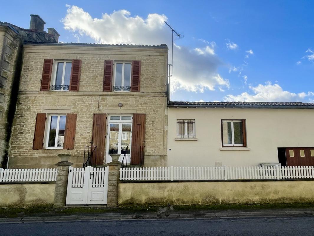 2 bedroom maison in Saint Georges De Longuepierre, Charente-Maritime, France