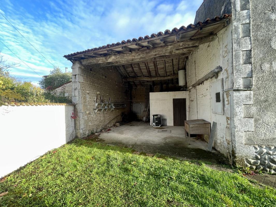 3 bedroom maison in Doeuil Sur Le Mignon, Charente-Maritime, France