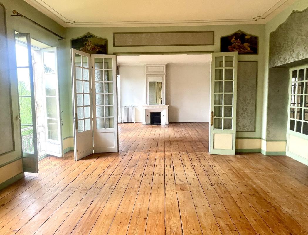 5 bedroom hotel particulier in Saintes, Charente-Maritime, France