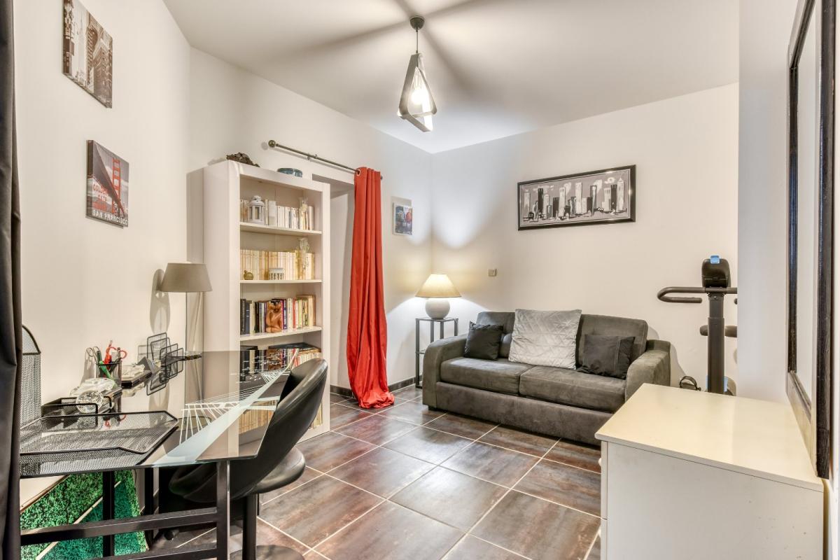 2 bedroom appartement renove in Narbonne, Aude, France