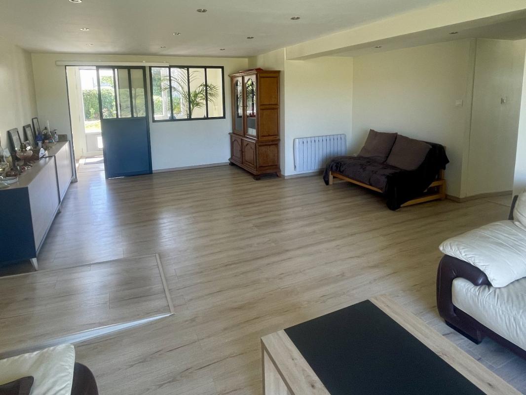 7 bedroom propriete in Contre, Charente-Maritime, France