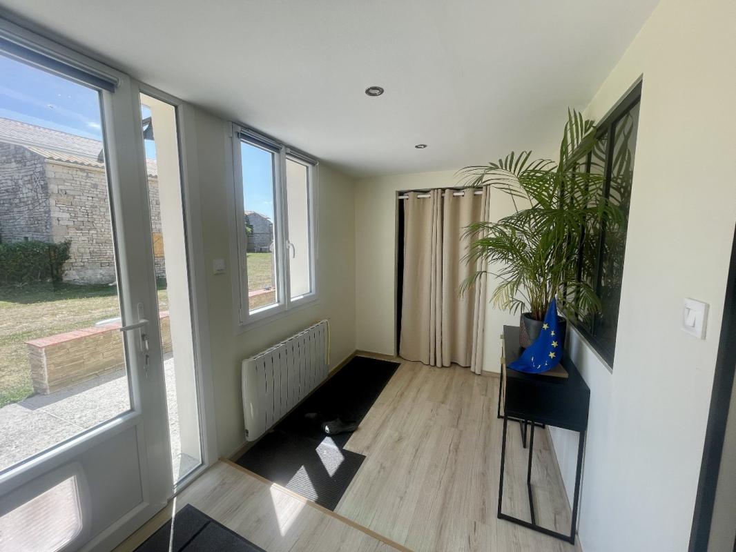 7 bedroom propriete in Contre, Charente-Maritime, France