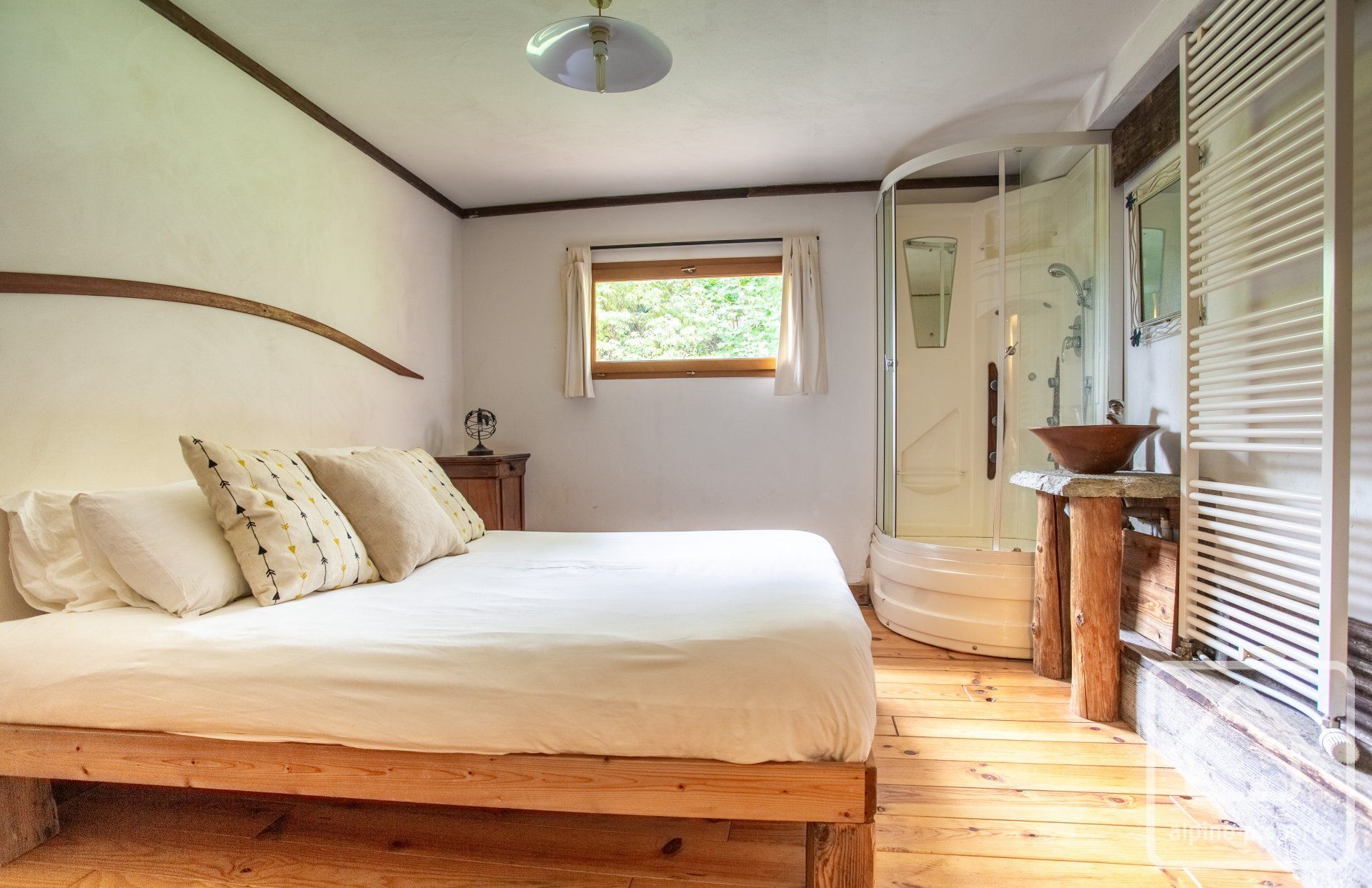 5 Bedroom 4 Bathroom Property Walking Distance From Ski Lift, Private Parking 1 Hour From Geneva. – EDEN