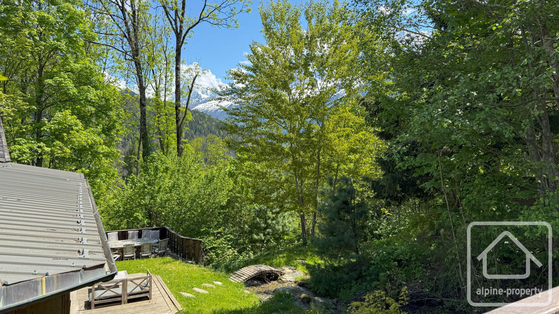 5 Bedroom 4 Bathroom Property Walking Distance From Ski Lift, Private Parking 1 Hour From Geneva. – EDEN