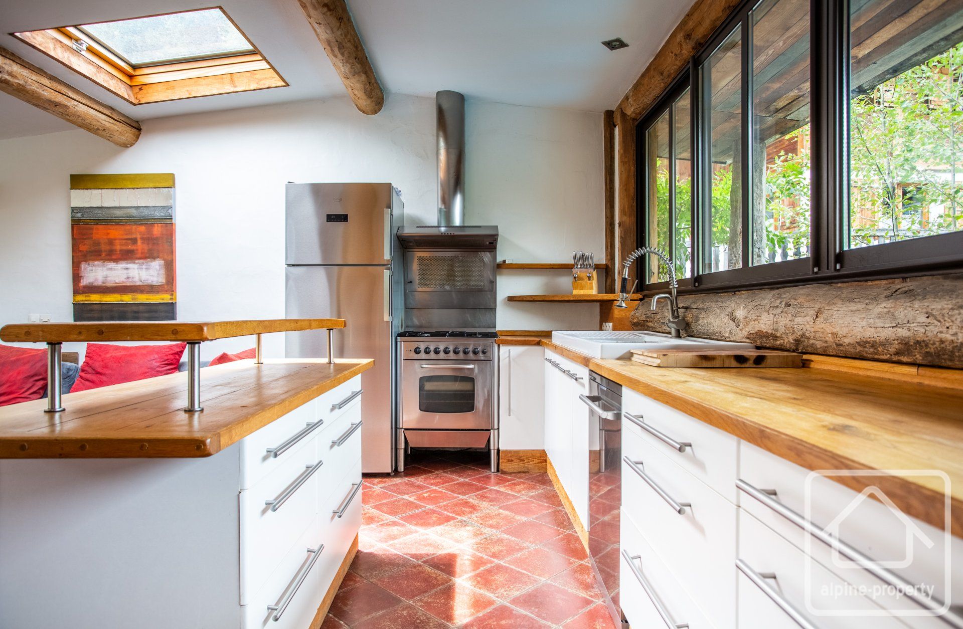 5 Bedroom 4 Bathroom Property Walking Distance From Ski Lift, Private Parking 1 Hour From Geneva. – EDEN