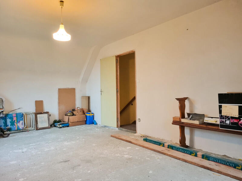 Charming Detached House, ready to move into, with a large garden and excellent road links in Manche, Normandy