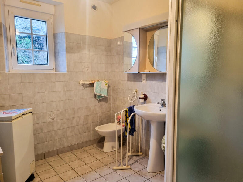 Charming Detached House, ready to move into, with a large garden and excellent road links in Manche, Normandy