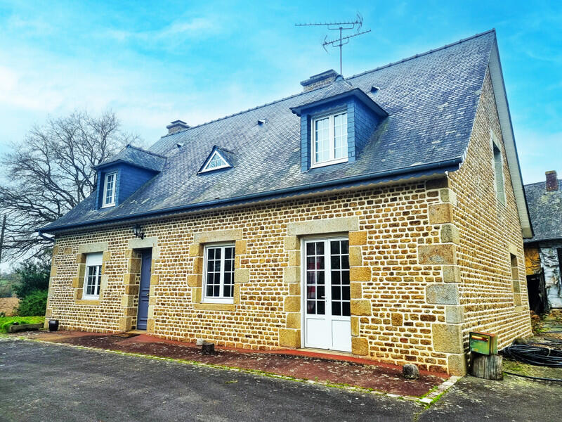 Charming Detached House, ready to move into, with a large garden and excellent road links in Manche, Normandy