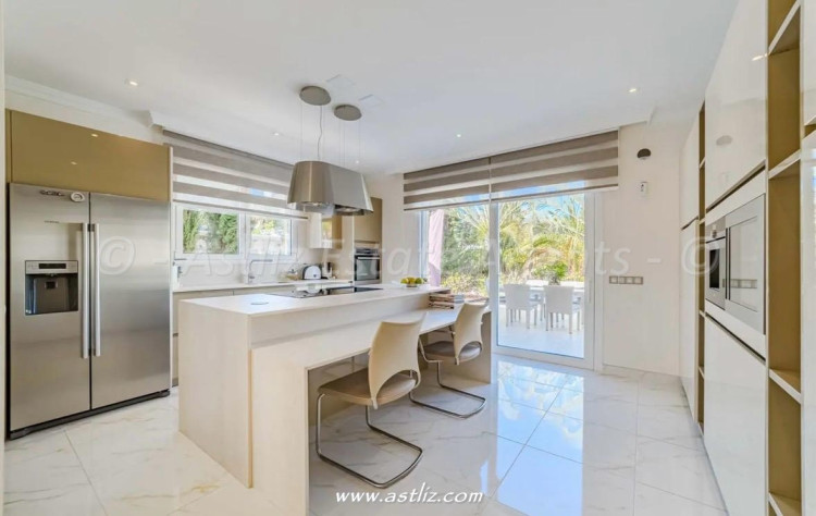 4 bedroom villa in Golf Adeje, La Caleta, Spain – AAEP1884