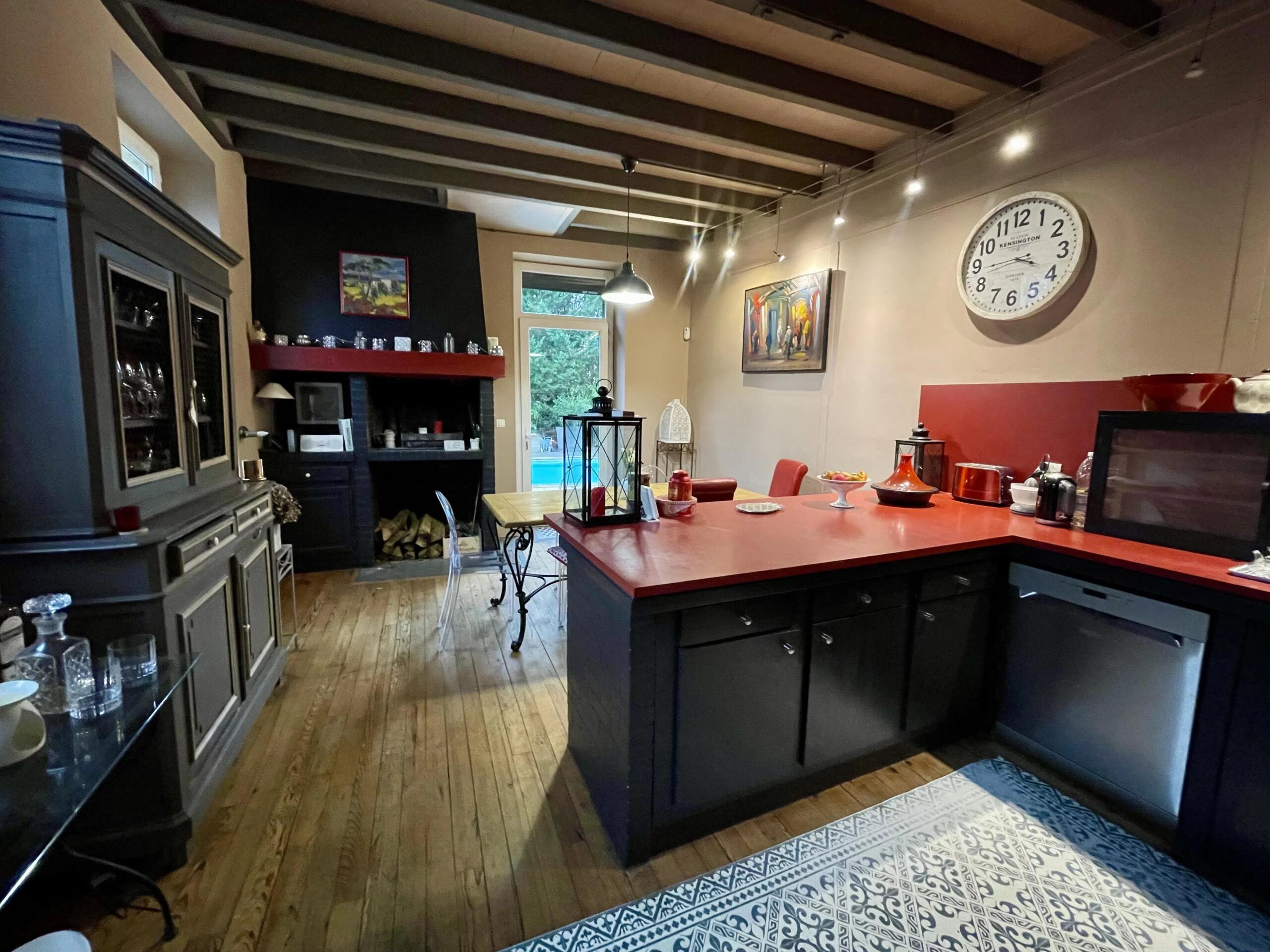 5 bed Manor House with Pool in the Heart of Cérons (33), Aquitaine – France – BVI82299