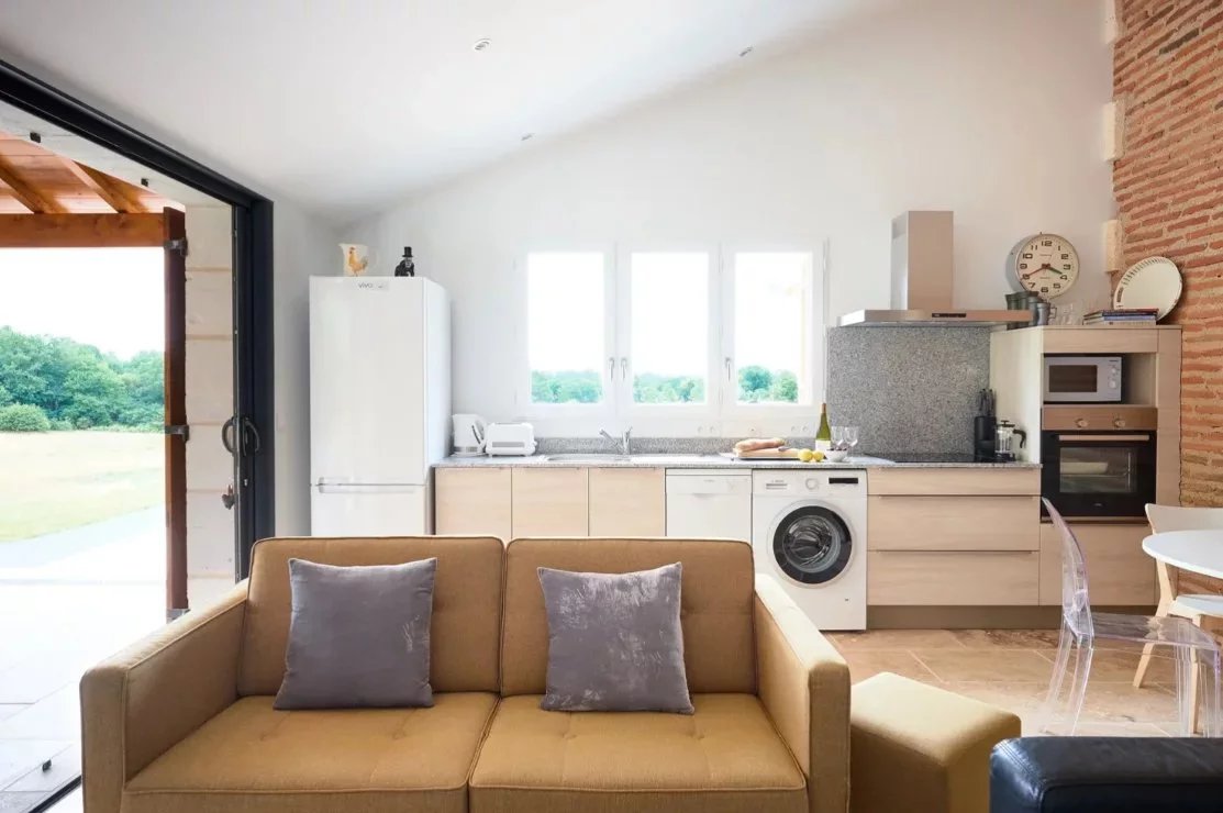 Elegant Country Estate with Guest Houses, Swimming Pool and Private Owner’s Garden, Aquitaine – France – BVI84269