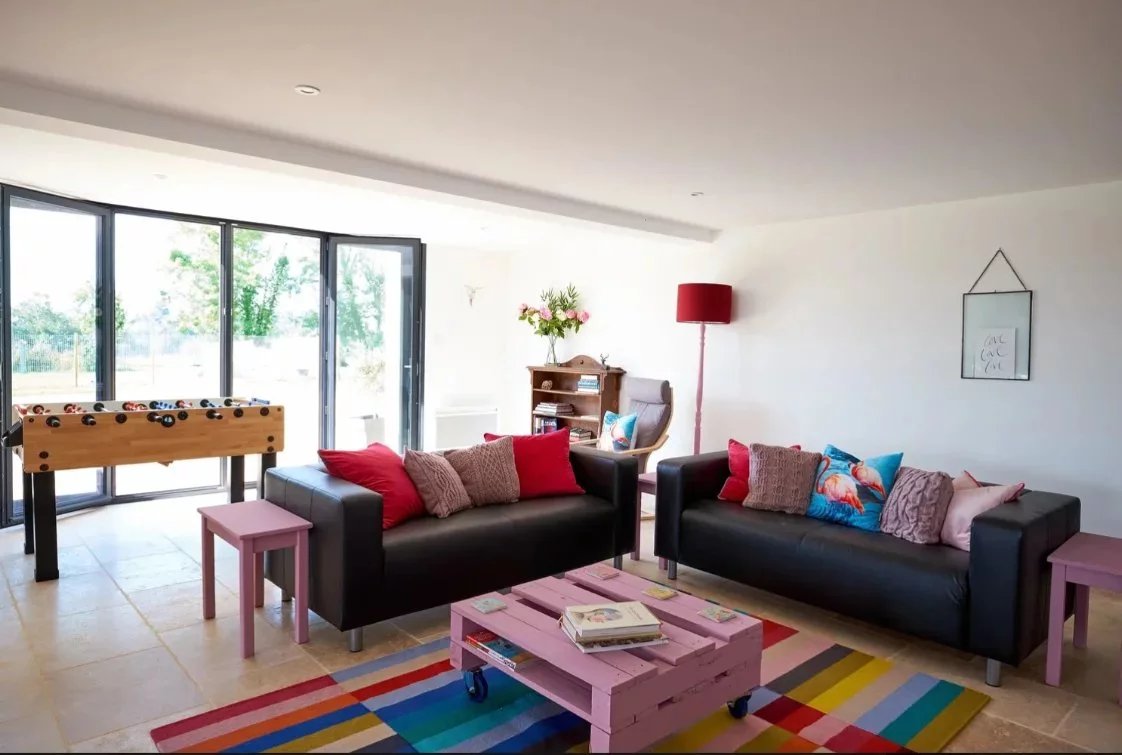 Elegant Country Estate with Guest Houses, Swimming Pool and Private Owner’s Garden, Aquitaine – France – BVI84269