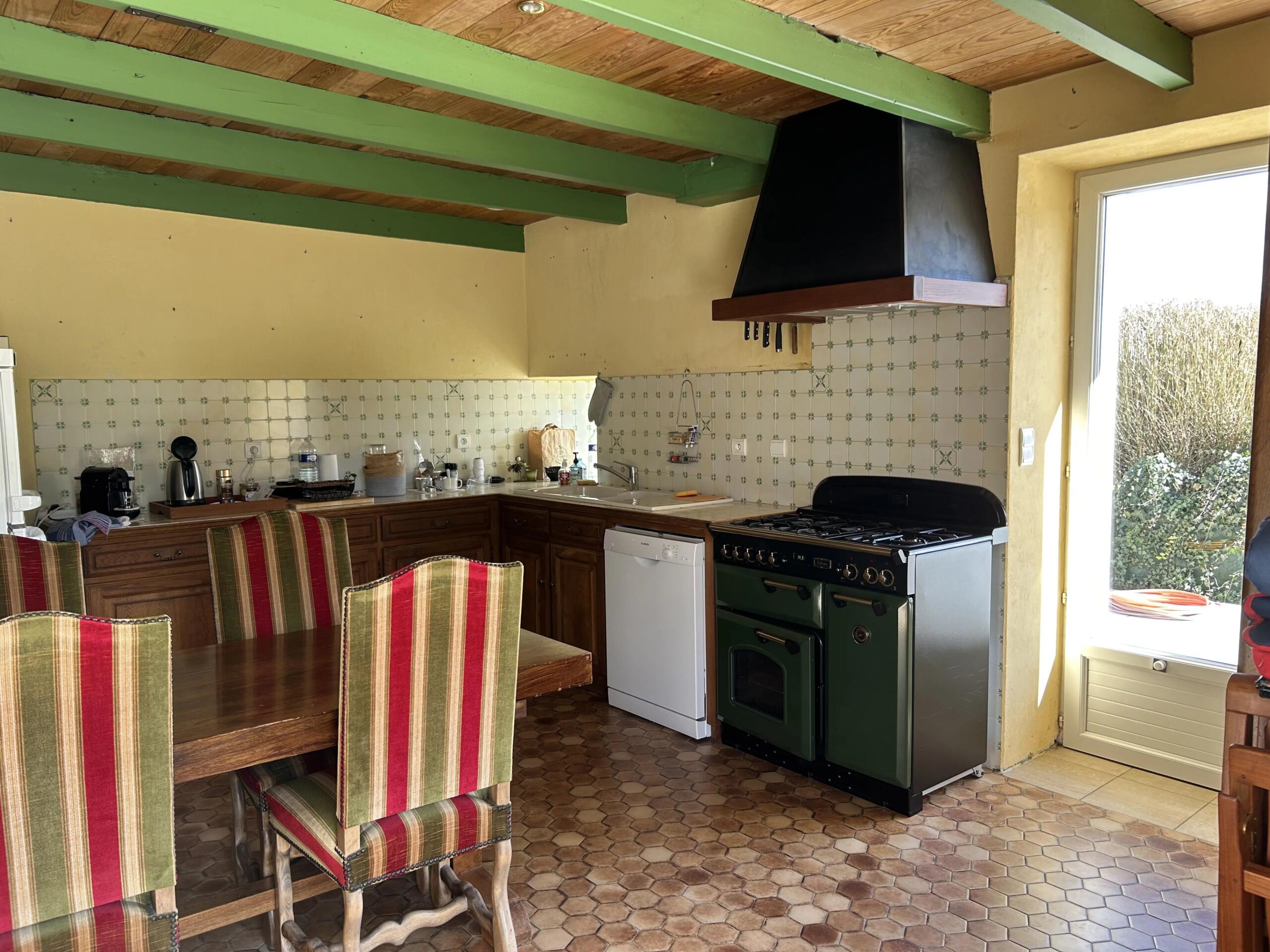 Charming single-level home with barn and outbuilding — love at first sight guaranteed, Poitou-Charentes – France – BVI84672