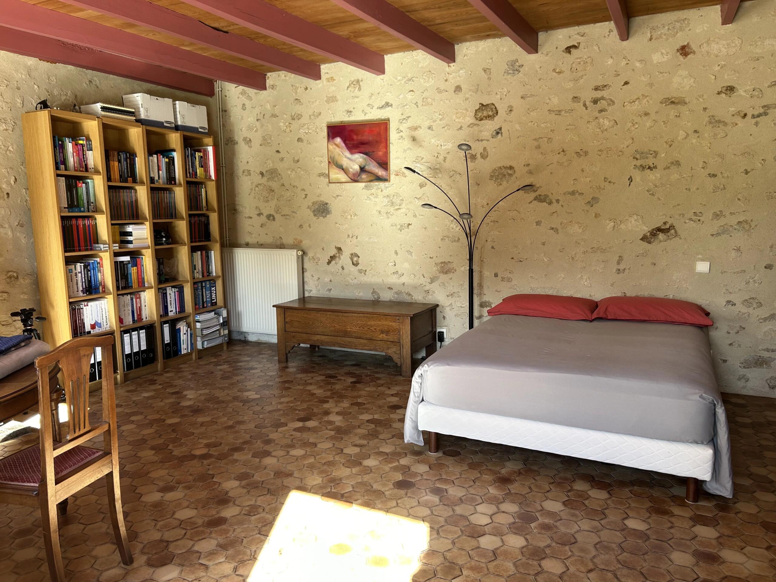 Charming single-level home with barn and outbuilding — love at first sight guaranteed, Poitou-Charentes – France – BVI84672