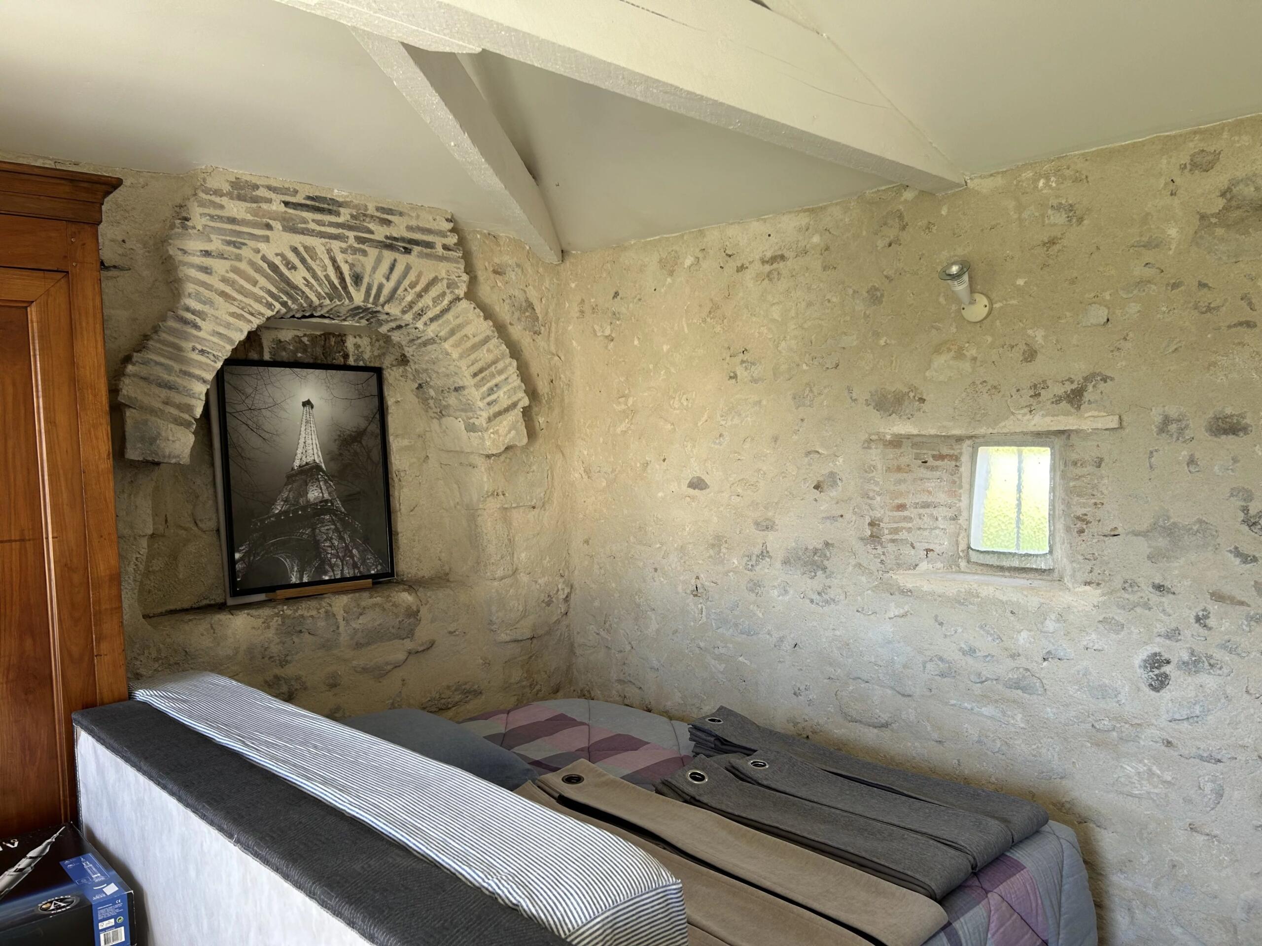 Charming single-level home with barn and outbuilding — love at first sight guaranteed, Poitou-Charentes – France – BVI84672