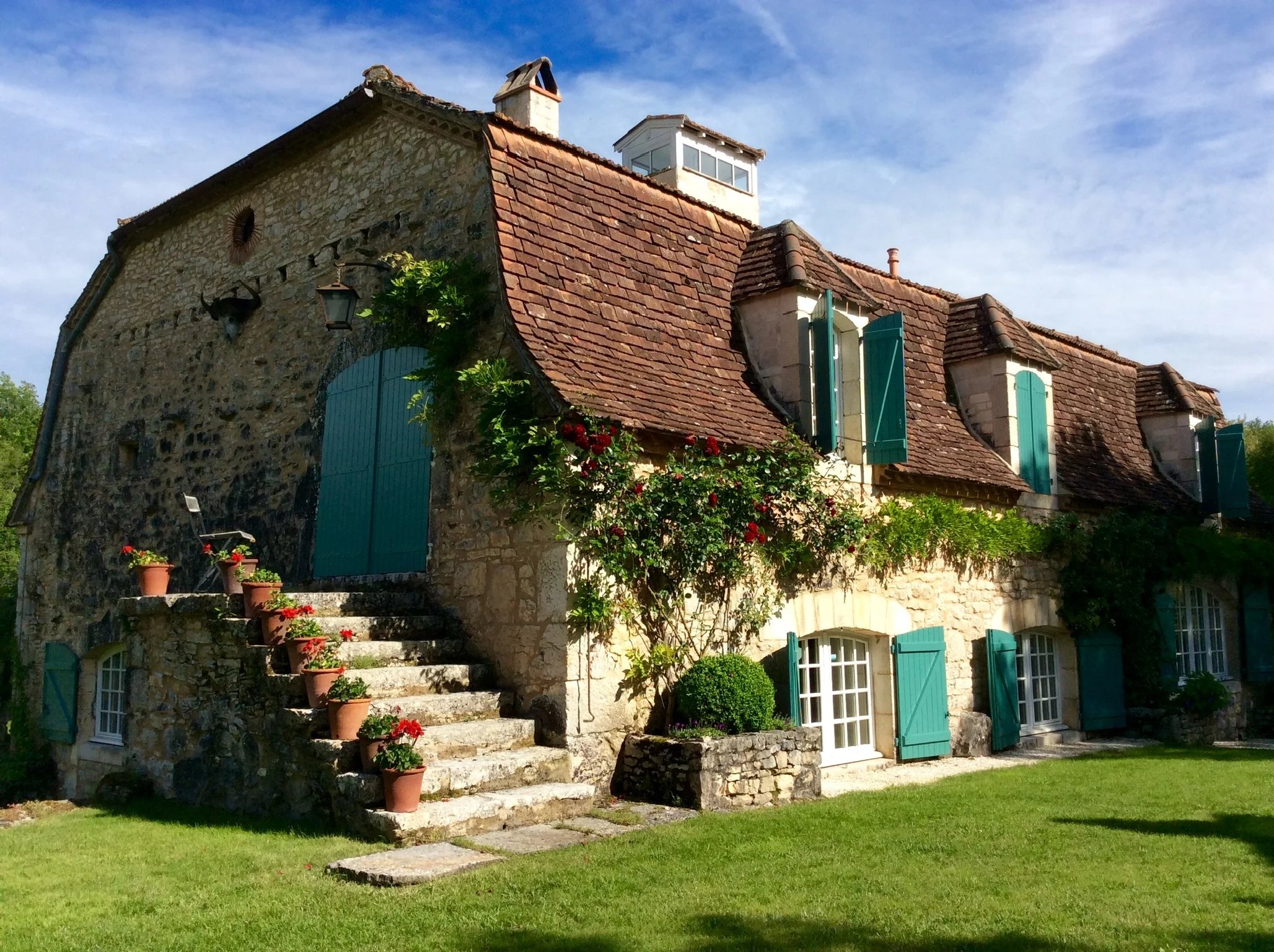 Charming and secluded manor house with guest house and pool in 28 hectares, Midi-Pyrénées – France – BVI83977