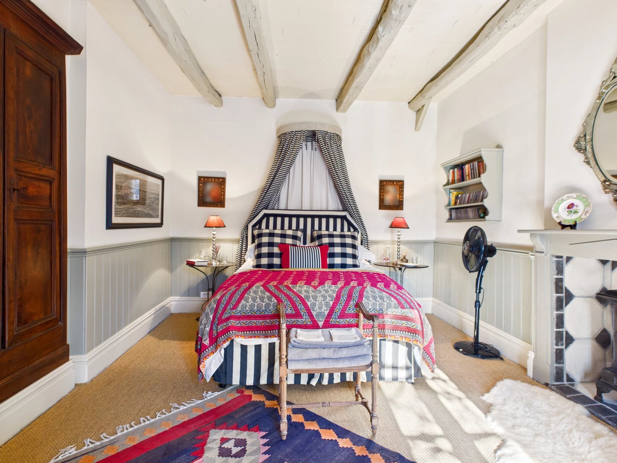 Charming and secluded manor house with guest house and pool in 28 hectares, Midi-Pyrénées – France – BVI83977