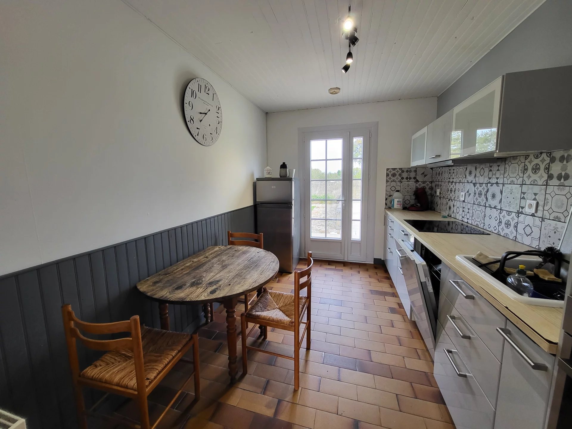 Three Bedrooms | Ground Floor Living | Central Montmorillon | Pool | Garage, Poitou-Charentes – France – BVI83526