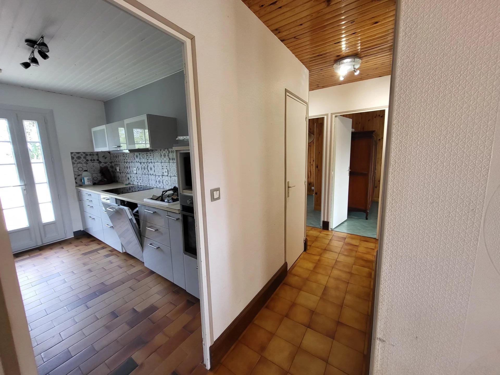 Three Bedrooms | Ground Floor Living | Central Montmorillon | Pool | Garage, Poitou-Charentes – France – BVI83526